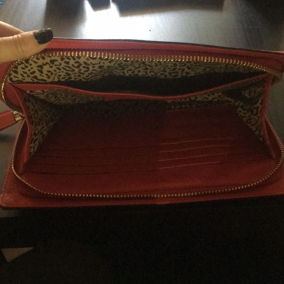 Linea Pelle Leather Clutch - Picture 4 of 6